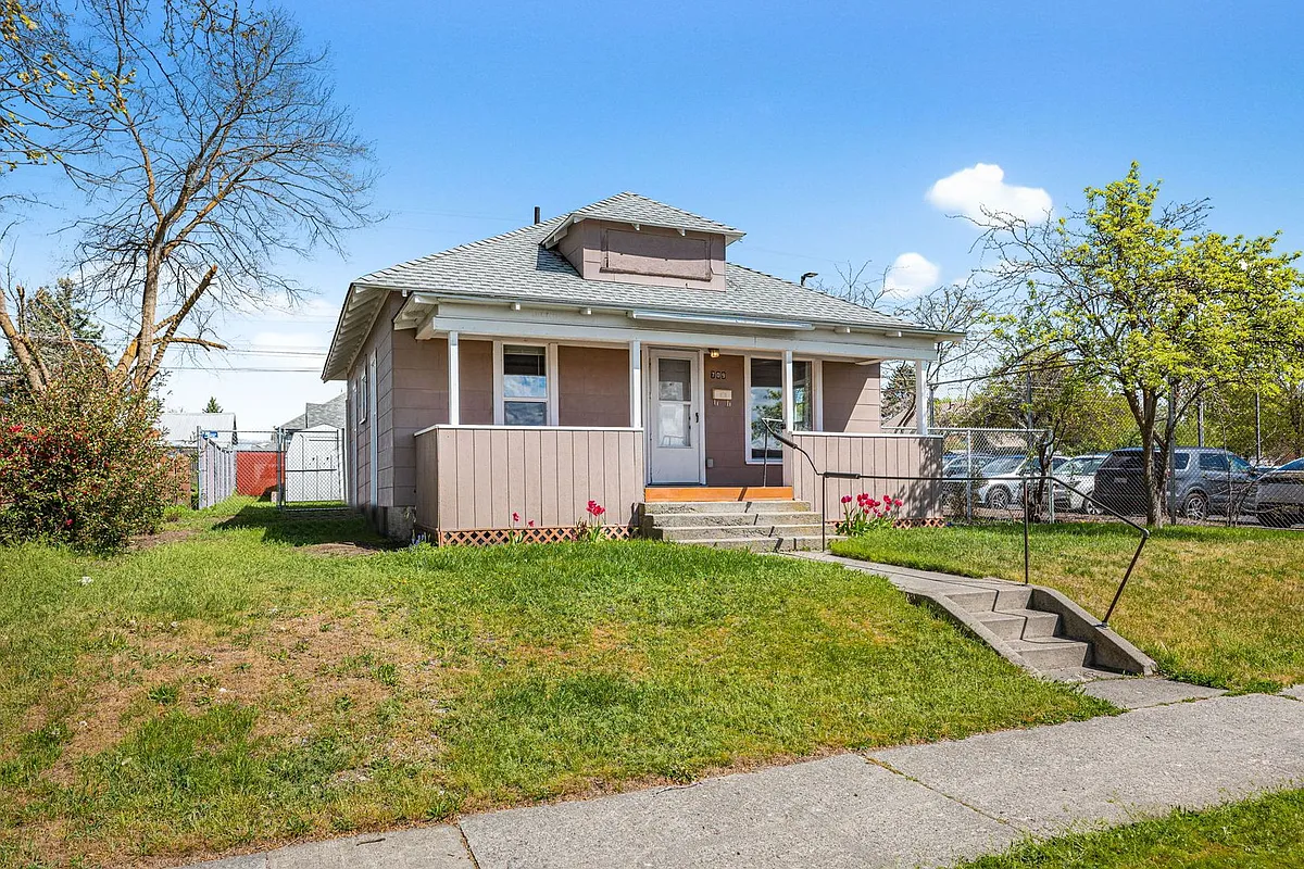 Building Photo - 709 E Kiernan Ave
