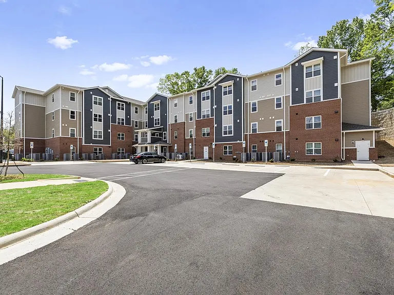 Bluebird Commons — Photo 24