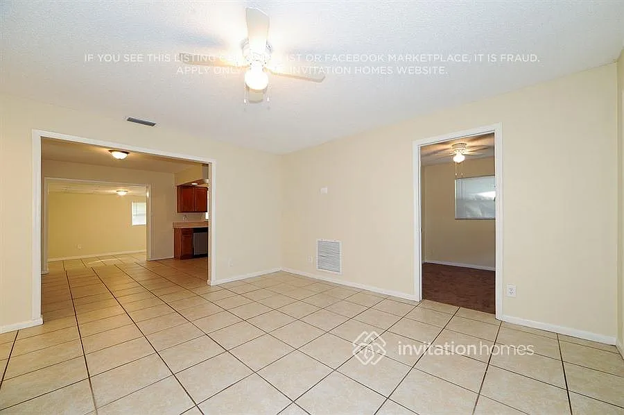 607 Briarcliff Dr Valrico, FL 33594 — Photo 3