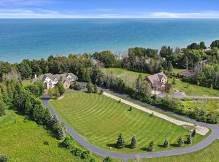 14250 N Birchwood Ln, Mequon, WI 53097