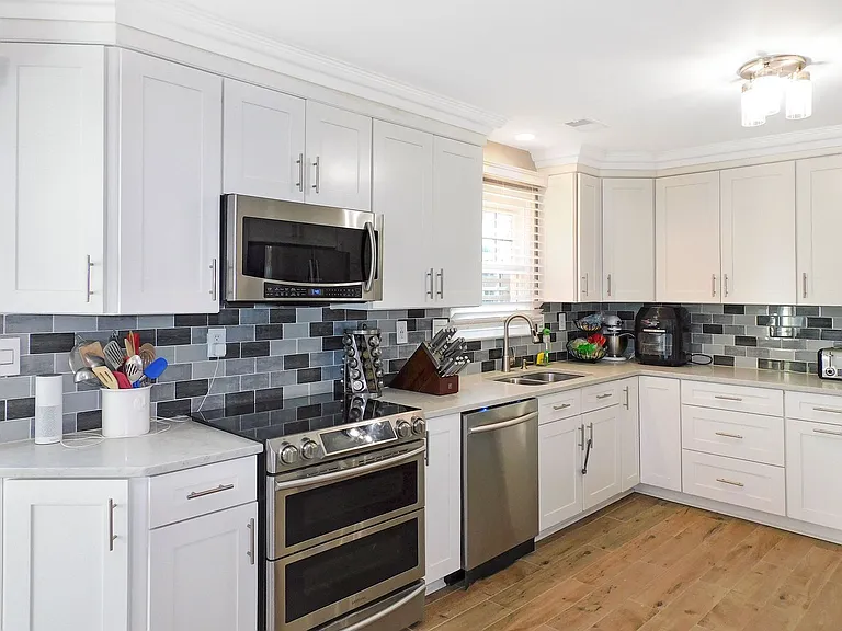 12205 Holm Oak Dr — Photo 3