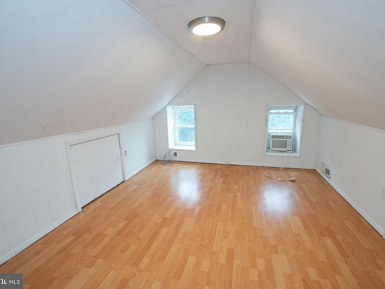 225 Old Soldiers Rd #B — Photo 27