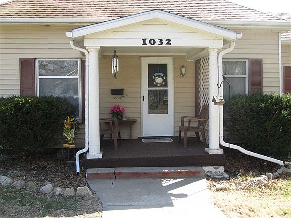 2nd image of 1032 Clarke St