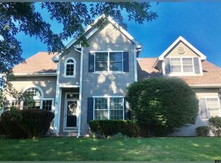 11 Hunters Run Blvd, Cohoes, NY 12047