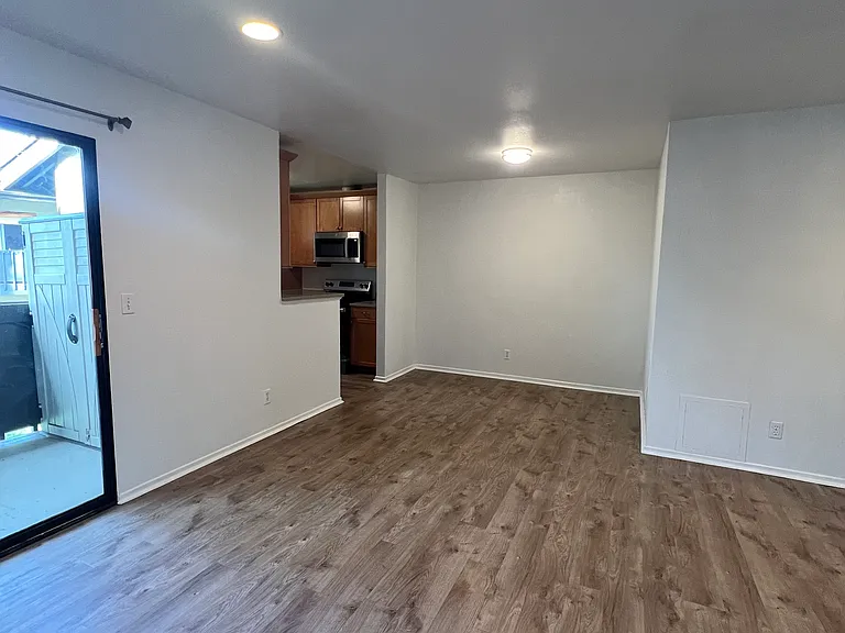 1676 Maple Ave #27 — Photo 10