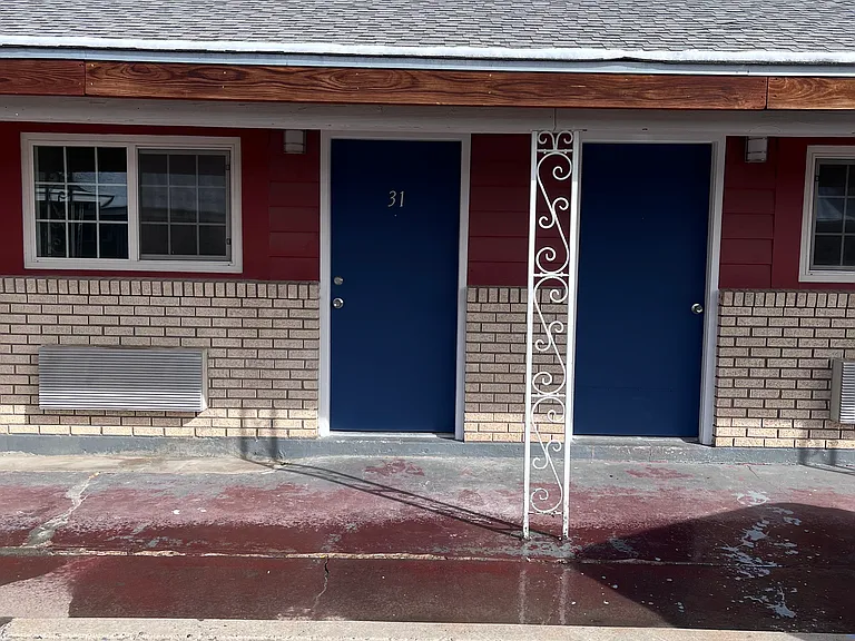Farmington Flats — Photo 3