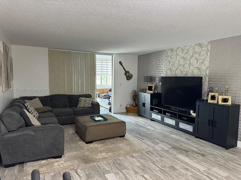 900 NE 12th Ave #302 — Photo 7