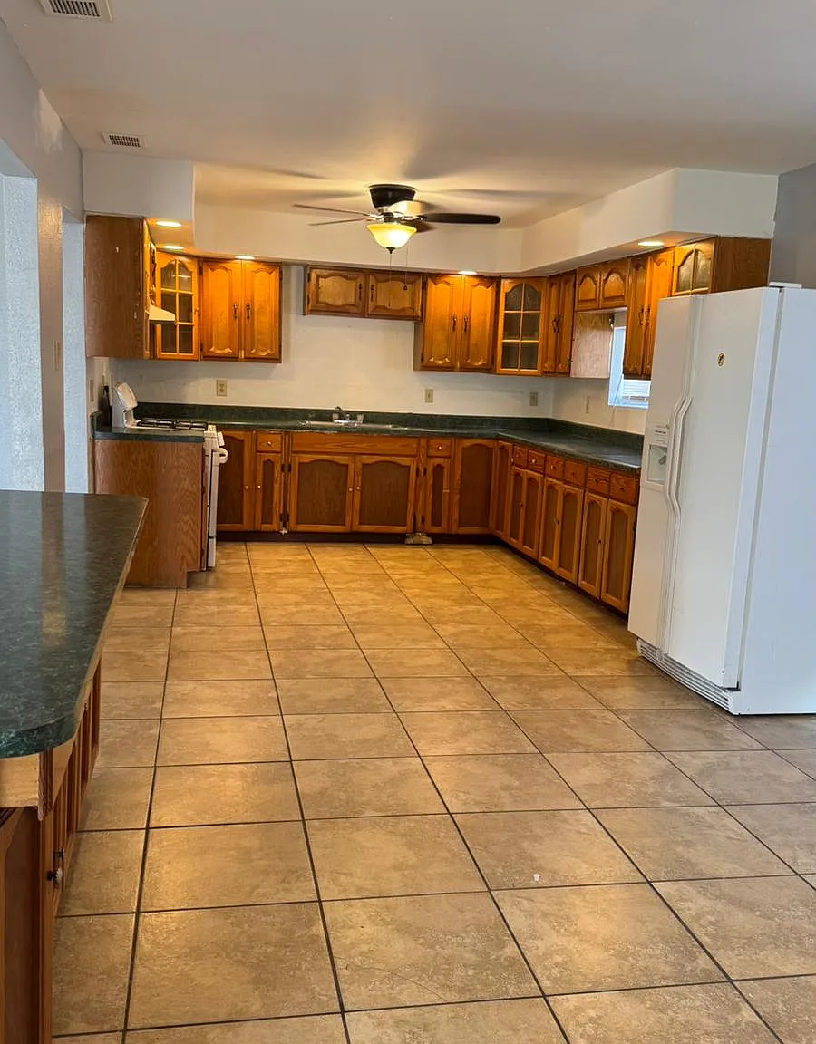 3 bed, 1462 sqft, $1,850 — Photo 4