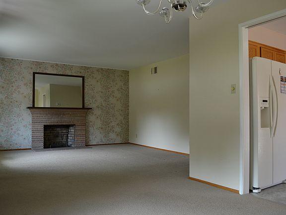 2nd image of 159 Sunset Ave