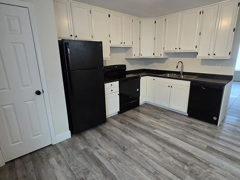 5205 S Brooks Dr — Photo 3