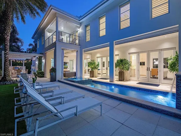 501 2nd AVE N, NAPLES, FL 34102