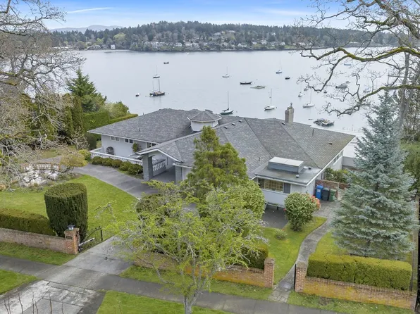 3565 Beach Dr, Oak Bay, BC V8R 6M6
