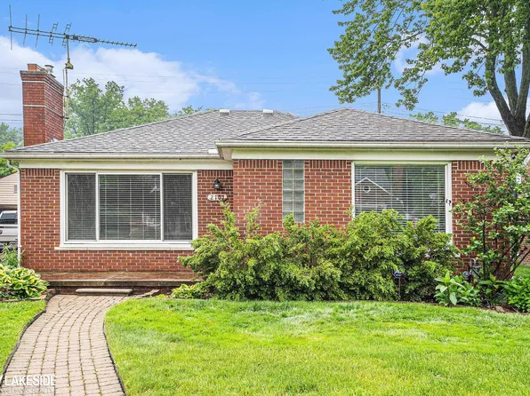 2107 Allard Ave, Grosse Pointe Woods, MI 48236
