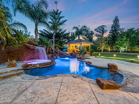 3rd image of 5416 Castillo De Rosas