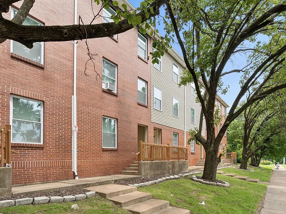 College Hill Apartments