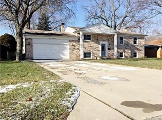 46149 Hecker Dr, Utica, MI 48317