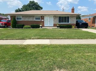 31419 Regal Dr, Warren, MI 48088