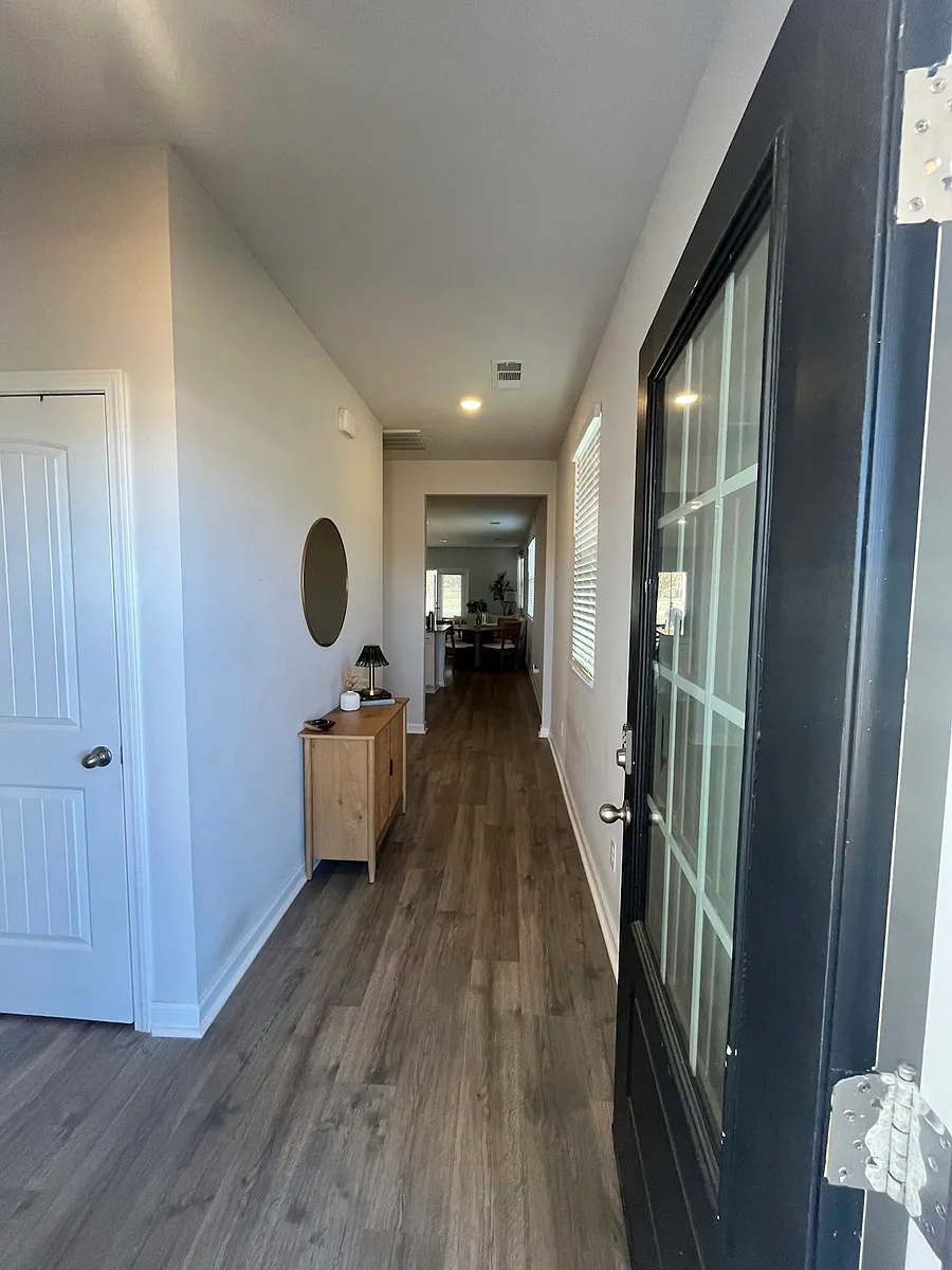 Entry Hallway - 2370 Quinn Dr