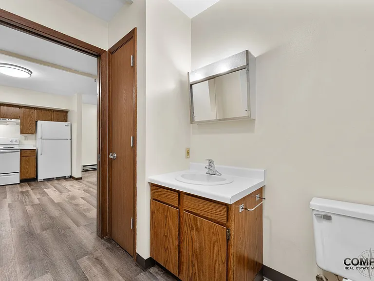 610 Gray St Apartments — Photo 41