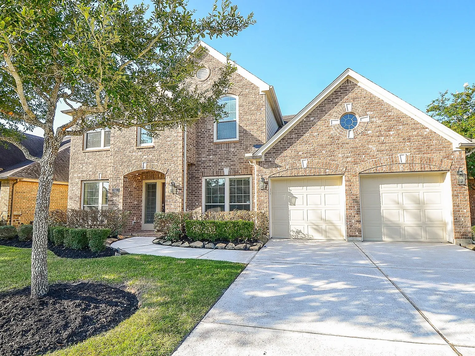 4 bed, 3.5 bath, 3560 sqft, $3,300 — Photo 2
