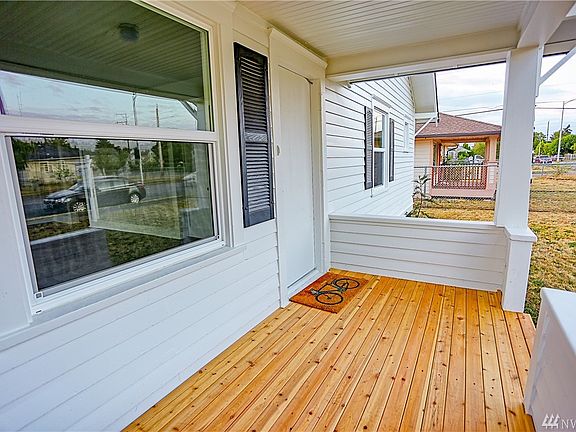 2nd image of 7006 S Oakes St