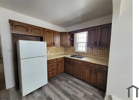 3 bed, 900 sqft, $1,400 — Photo 2