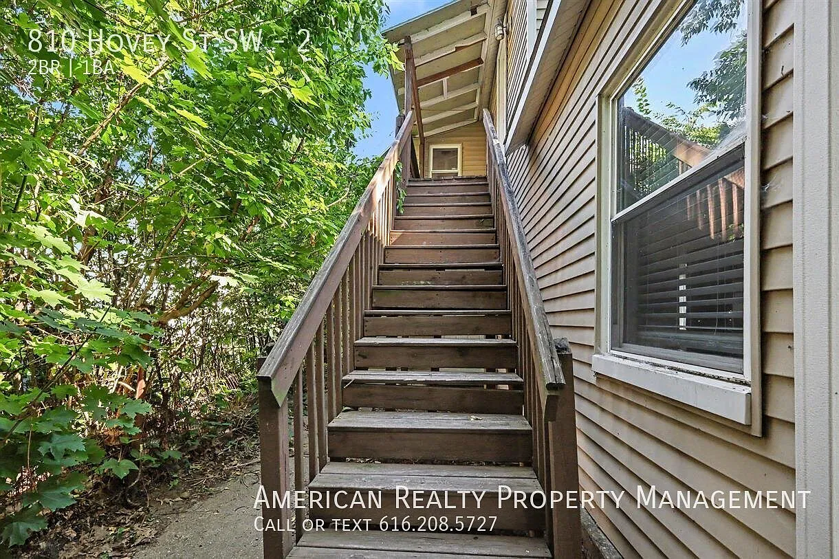 2 bed, 750 sqft, $1,200 — Photo 2