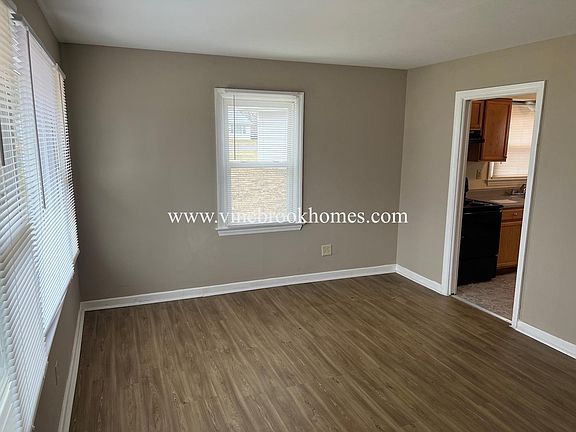 2nd image of 435 Marechal Ln