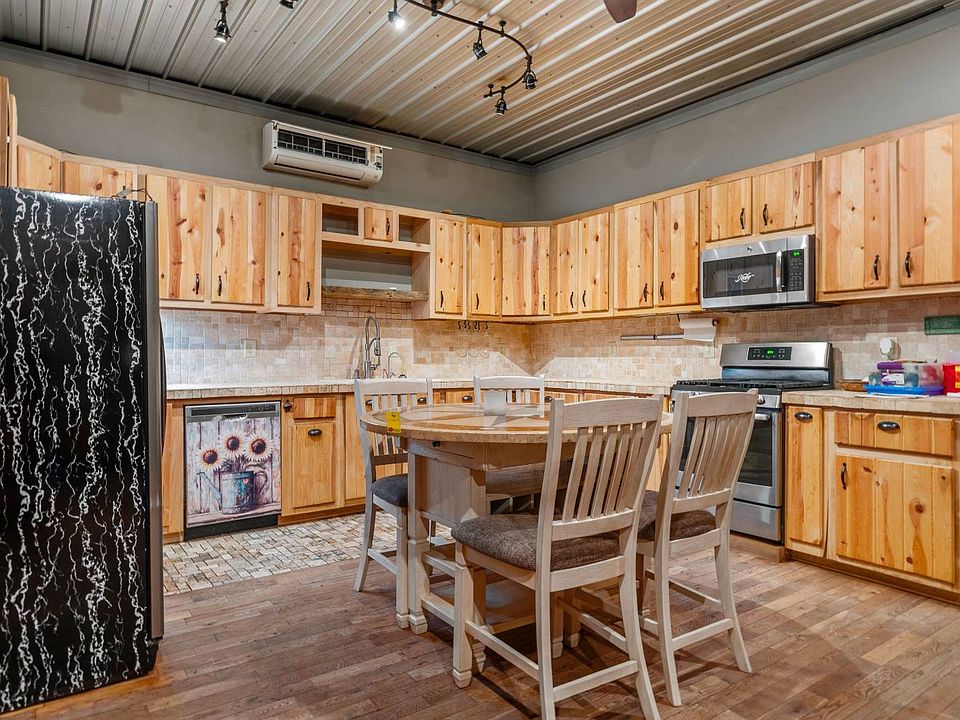 13th image of 296 Riverpark Dr