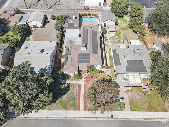 2nd image of 1653 Olive St