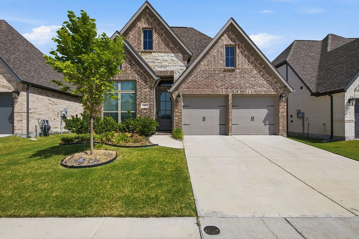 4 bed, 3.0 bath, 2034 sqft, $2,850 — Photo 2