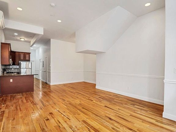 4th image of 107 W 118th St #2
