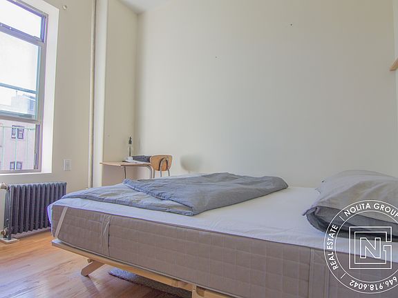 4th image of 90 Elizabeth St APT 16
