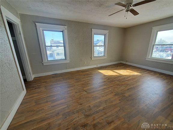 4th image of 813 Dennison Ave