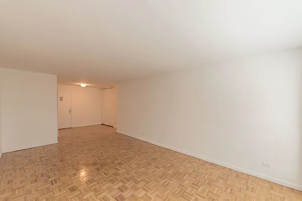 Rented by Solow Realty | media 21