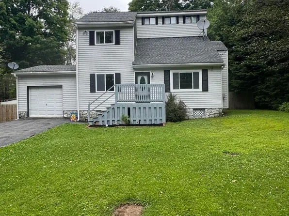 1058 Cheyenne Trl, Gouldsboro, PA 18424