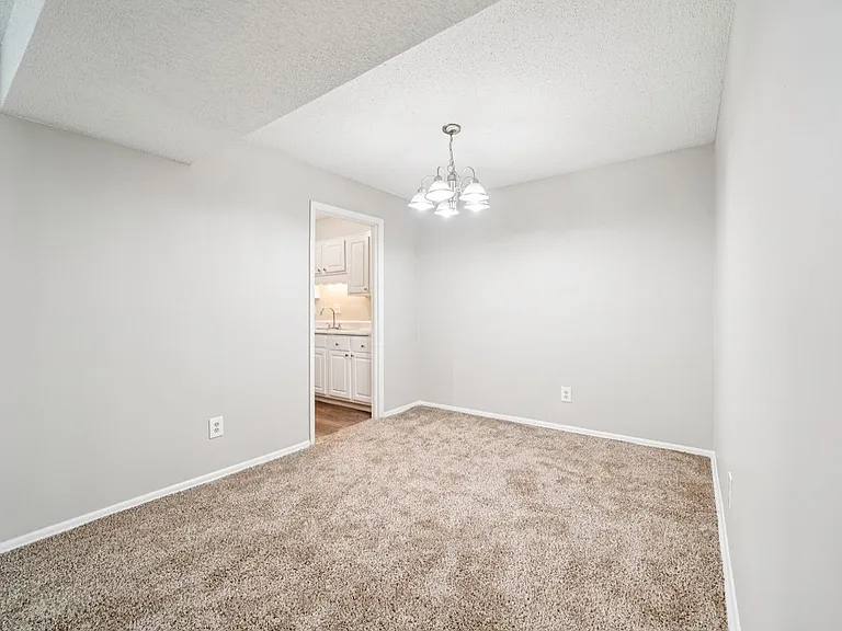 Hills at Hoover Apartments — Photo 37