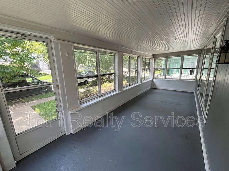 2 bed, 1.5 bath, 1152 sqft, $1,450 — Photo 3