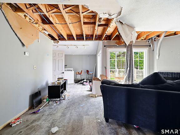 4th image of 3 Tanglewood Court #3