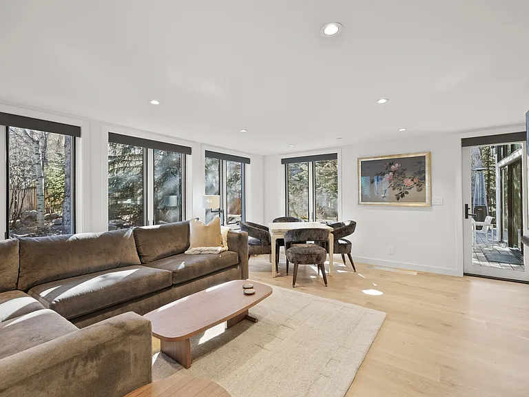 55 Smuggler Grove Rd — Photo 16