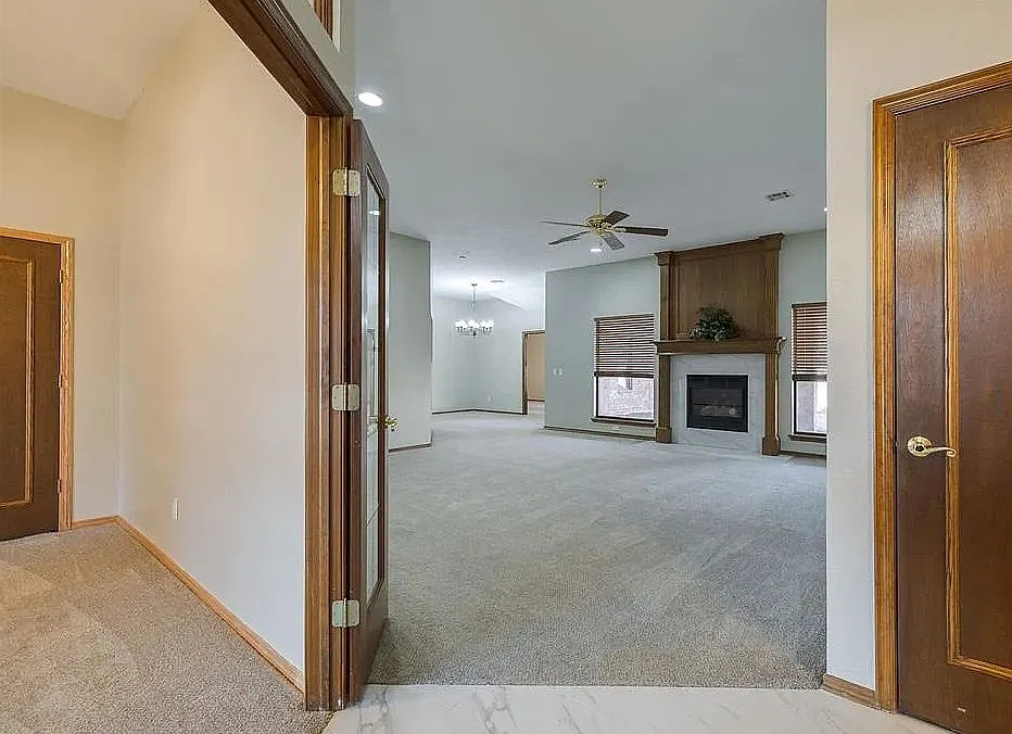4 bed, 2359 sqft, $2,750 — Photo 3