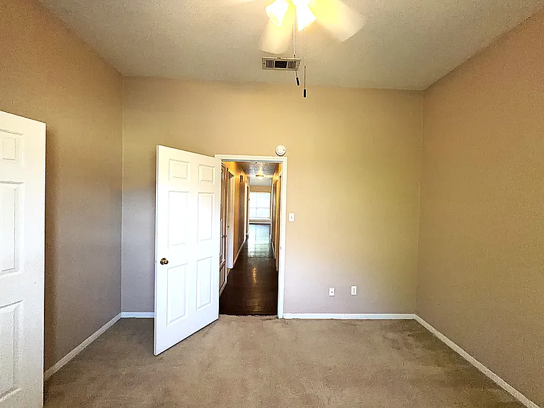 405 Gina Dr — Photo 26