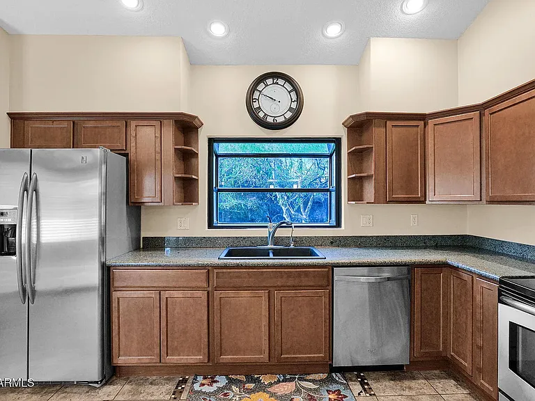 8979 E Gail Rd — Photo 10