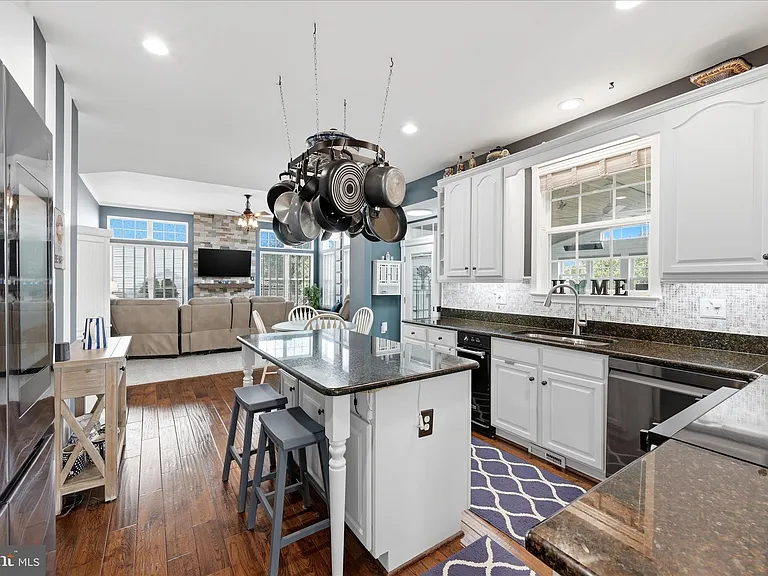 704 Seaton Ct SE — Photo 18