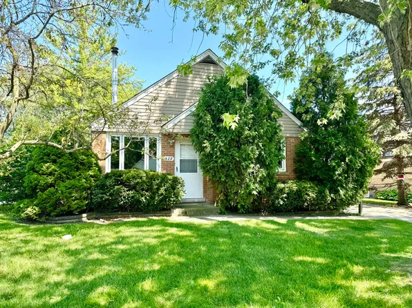 429 S Adeline Ave, Addison, IL 60101