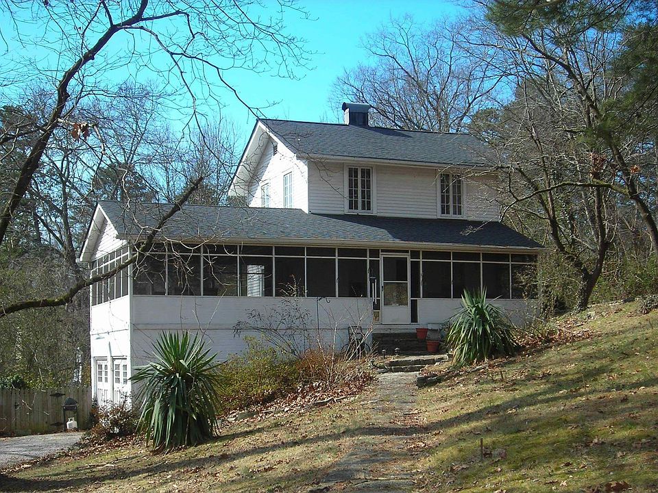 Unique home in desirable Belvoir