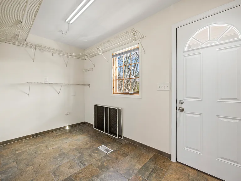 9432 Lyons Mill Rd — Photo 34
