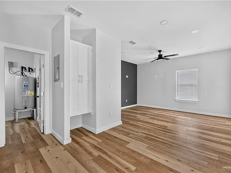 1207 W Kennedy St #4 — Photo 6