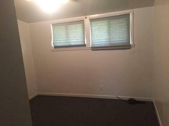 4th image of 218 W Holbrook Ave