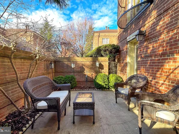 1113 N Pitt St APT 1A, Alexandria, VA 22314